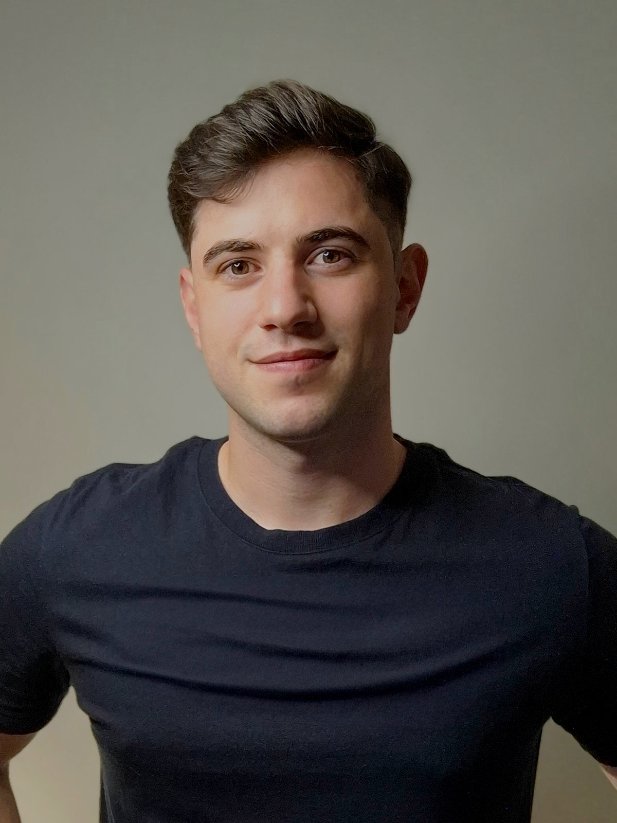 Eduardo Delazzeri, personal trainer e consultor fitness.